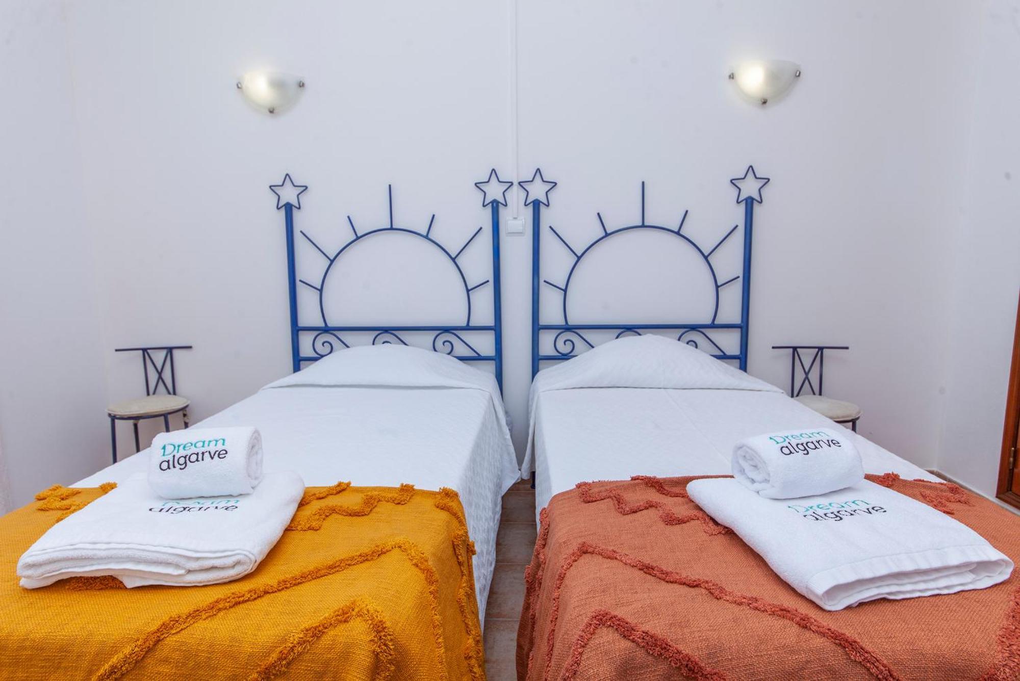 P - Meia-Praia Seaview Guesthouse ラゴス 部屋 写真
